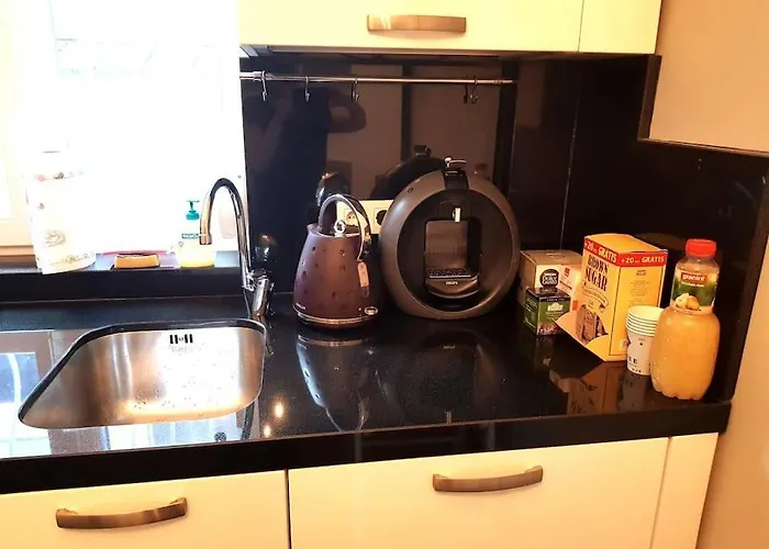 Doctors Garden Apartment *